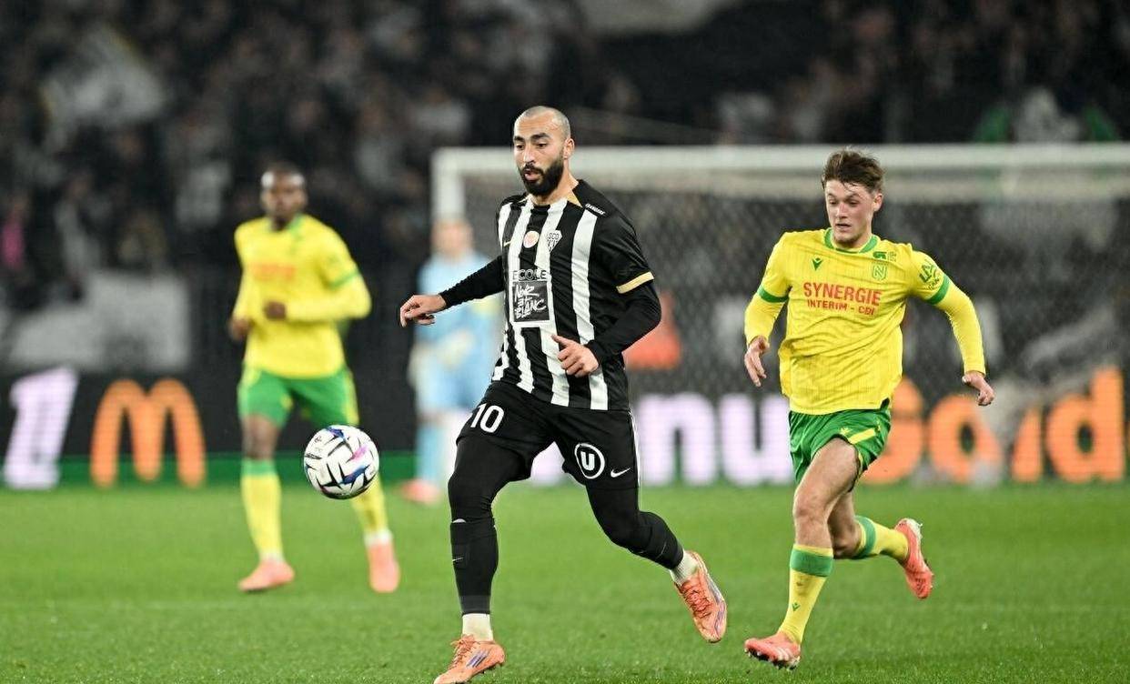 九游娱乐网页版-湖人对阵森林狼