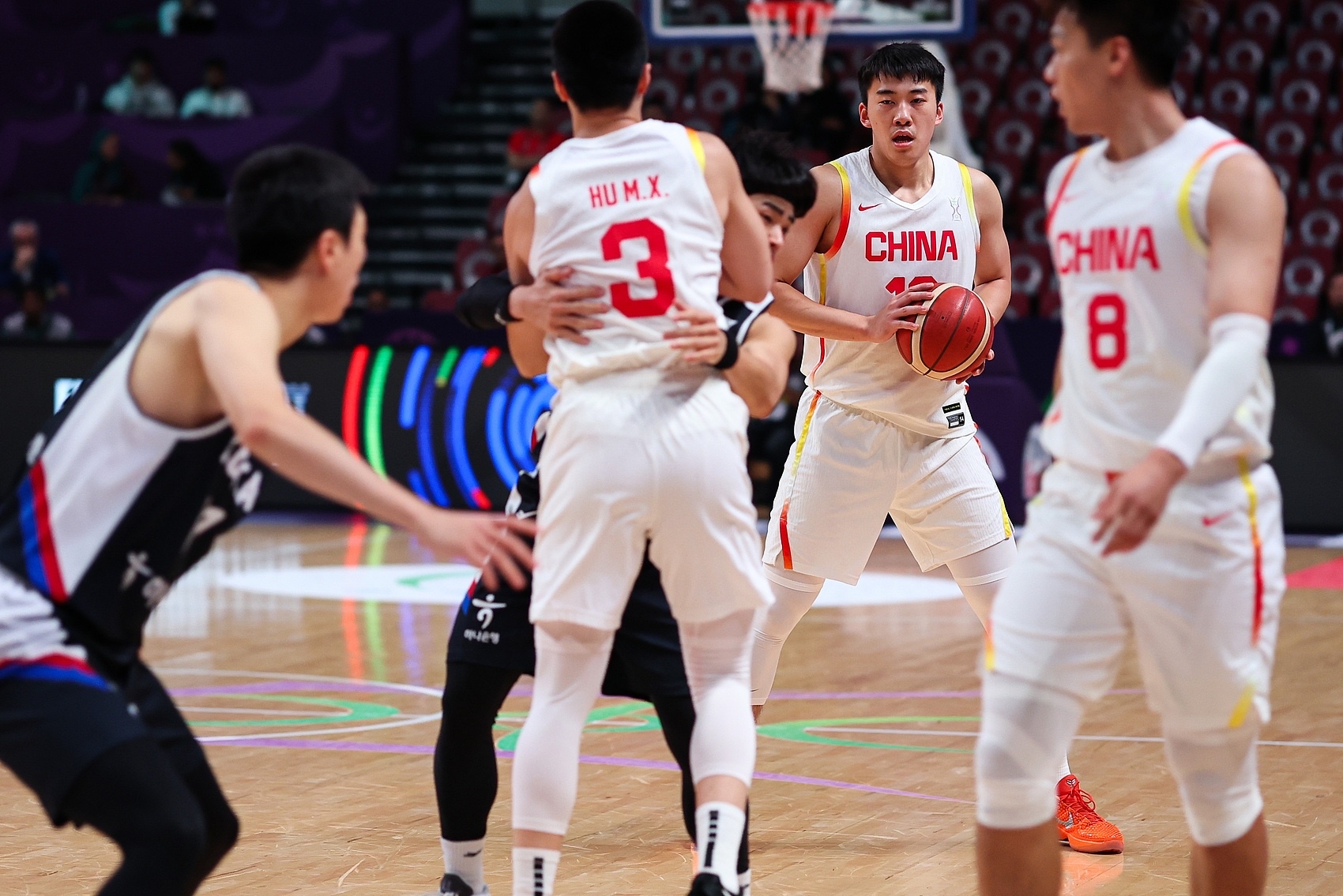 九游娱乐官网-包含广厦男篮训练开放日，转会期扳平良机引欢呼，德甲在即，身体对抗强度拉满的词条