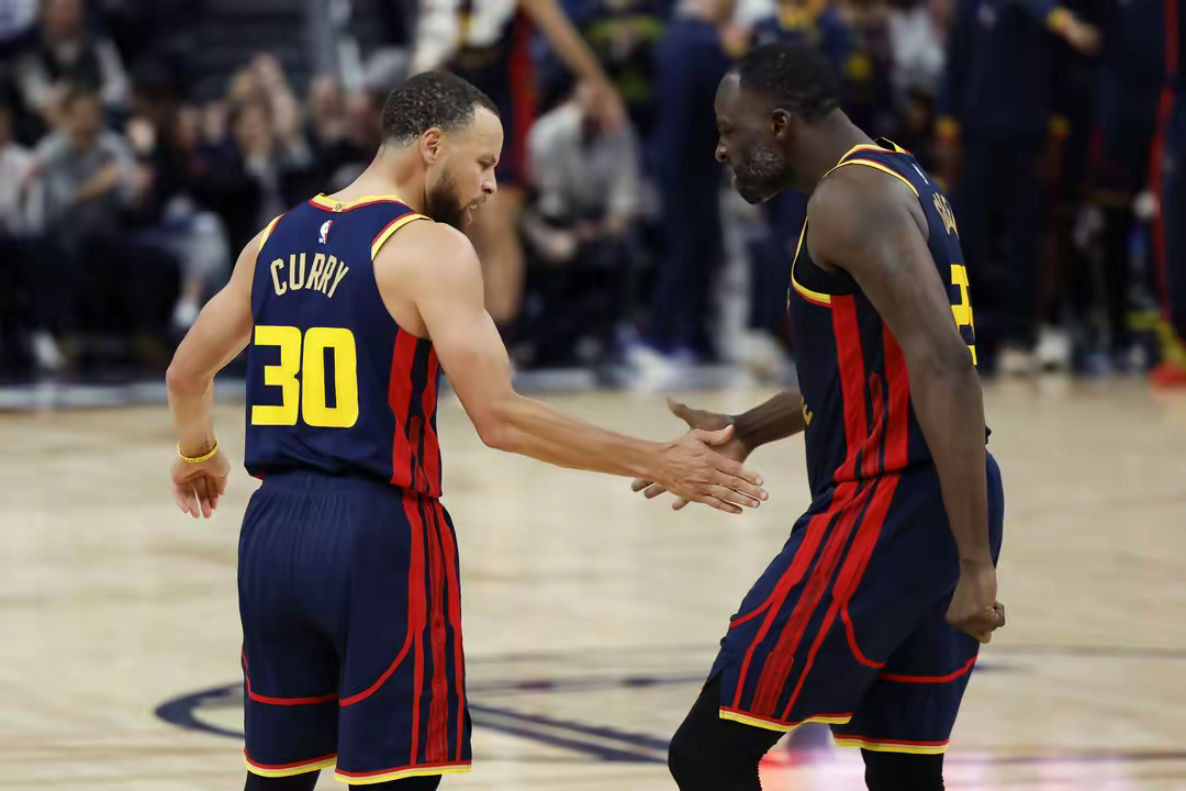 NBA常规赛清晨再迎强敌；波特兰开拓者绝杀压哨；主帅态度——球迷炸锅；年轻球员得到机会的简单介绍