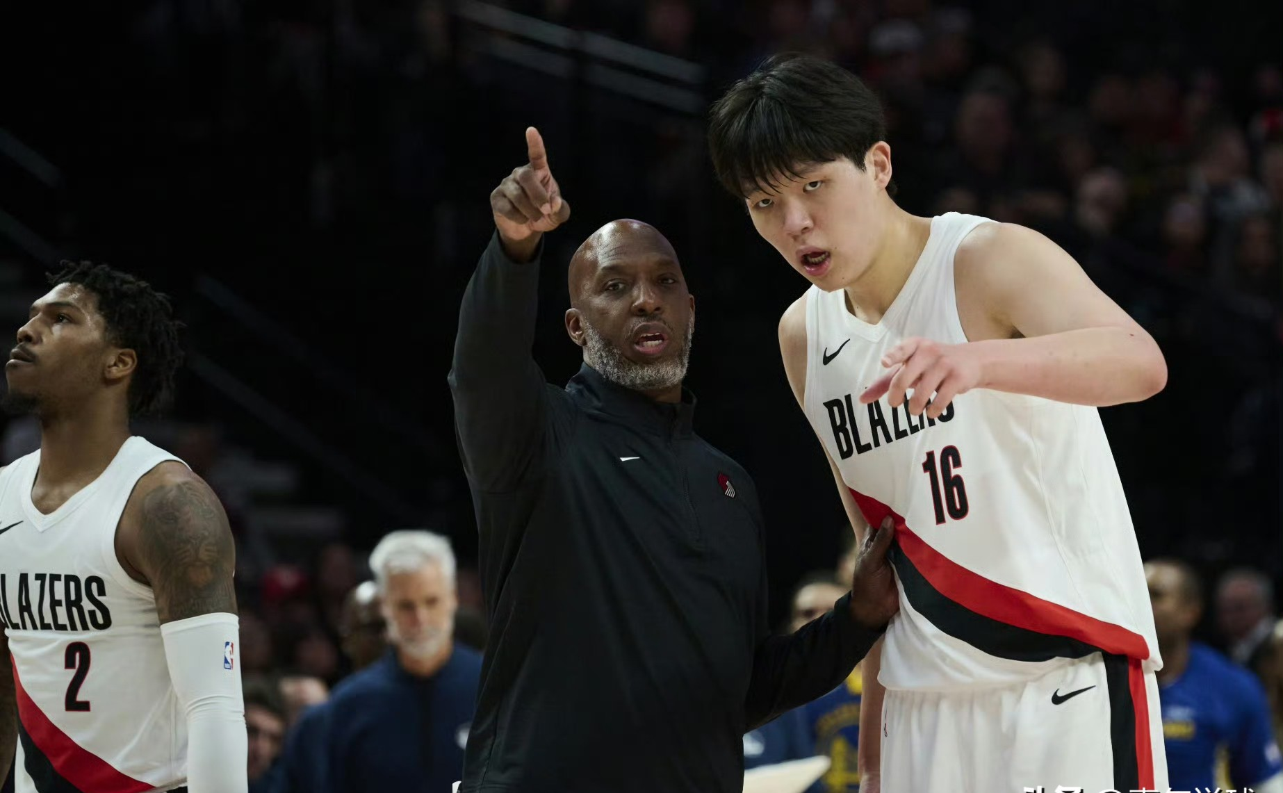 NBA常规赛清晨再迎强敌；波特兰开拓者绝杀压哨；主帅态度——球迷炸锅；年轻球员得到机会的简单介绍