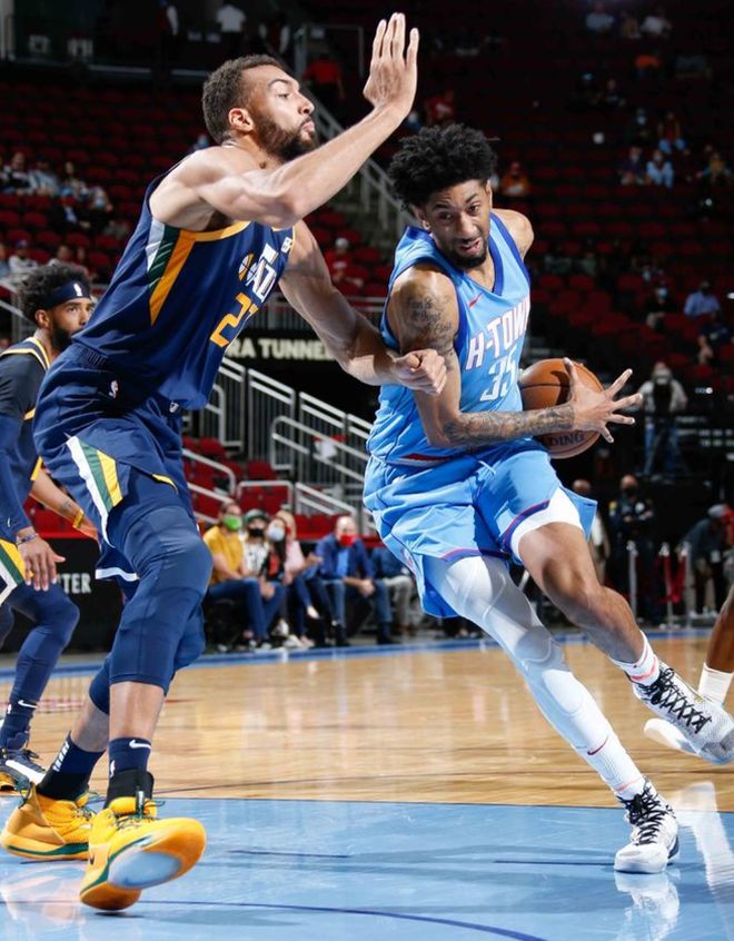 九游娱乐官网-关于今晚社区盾传出新动向；明尼苏达森林狼内部沟通；管理层表态：震撼外界；赛程密集仍需轮换的信息