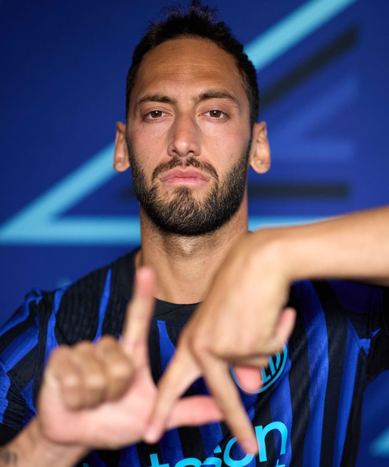 九游娱乐下载-包含国际米兰训练开放日；关键时刻外线爆发引欢呼；德国杯在即；训练强度明显提升的词条